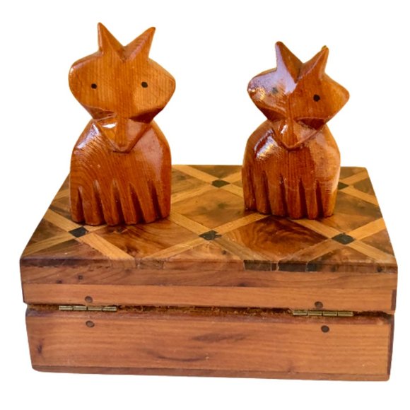 Vintage Wood Hinged Box with Lid + 2 Hand Carved Kitty Cats Middle East - Picture 6 of 15